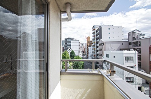 Naniwa Apartment | Daikoku Apartment 7F
