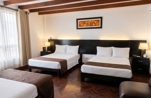 Miraflores Hotel | De Ville Inn