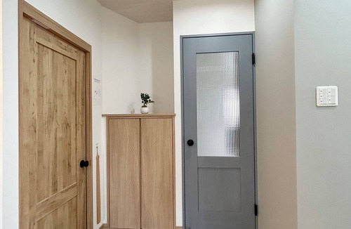 Nishinari House | Deep Osaka! B runway 2 minutes from the station! Ideal location for sightseeing in Namba & USJ Osaka! Up to 10 people are allowed at the same price.
