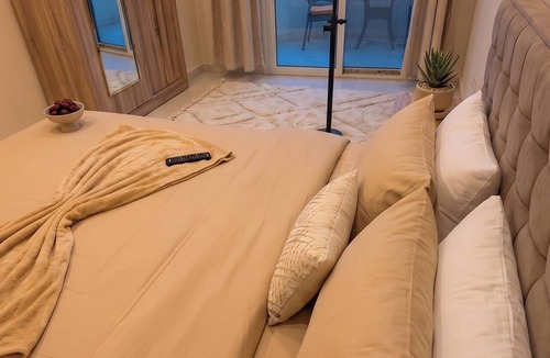 Al Haram Bed & Breakfast | Deluxe King Room with Private Balcony & Pyramids View