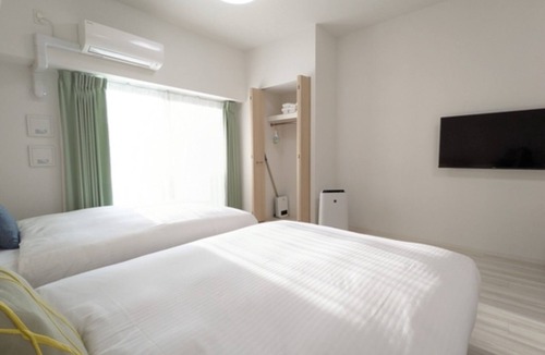 Naniwa Hotel | Deluxe triple room Standard plan Namba area wal/Osaka Ōsaka