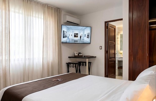 Miraflores Hotel | Deville Inn