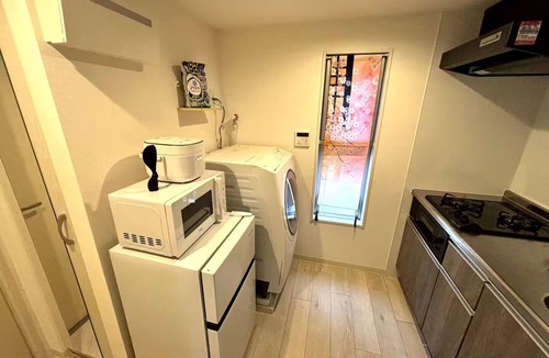 Toshima Apartment | Direct access to Shibuya, Shinjuku, Akihabara, and Tokyo Stations, Japanese style hotel, convenience store right in front of the hotel