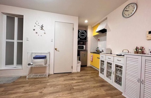 Taisho-ku Apartment | Direct KIX Train & 1 min Walk to Station - Vibrant Osaka 2BR Apt w/AC