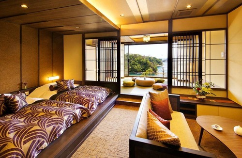 Noto-cho Hotel | Dokutsuburo no Yado Hyakurakuso