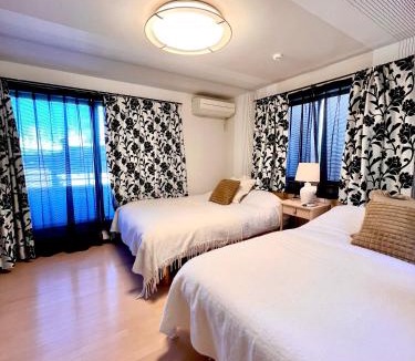 Kita Villa | Dragon Villa Spacious 3 Story Home 10 Min to JR Yamanote Line Easy Access to Shinjuku Shibuya Ueno