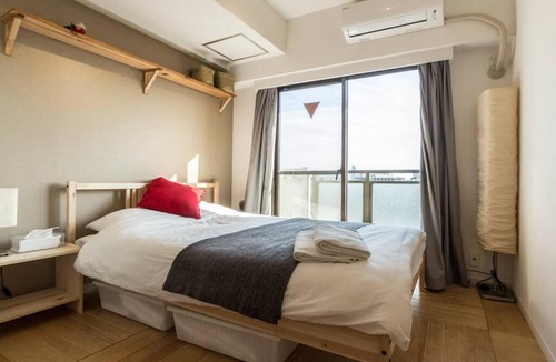 Honmachi Apartment | Dwell Urban 7C