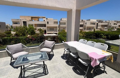 Sidi Abd El-Rahman Ski Chalet | Senior 3BR Chalet with Roof hacienda bay