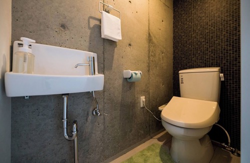 Tomari Hotel | Electronic cigarettes allowed Room 202 Right i/Naha Okinawa