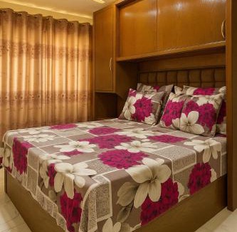 Al-Manasrah Ski Chalet | Elegant Chalet with Ocean Views in Porto Said Resort