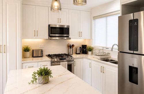 Urbanizacion La Vina Apartment | Elegant Modern Apartment, Clean New! 2BR with AC -Close to Jockey Plaza!