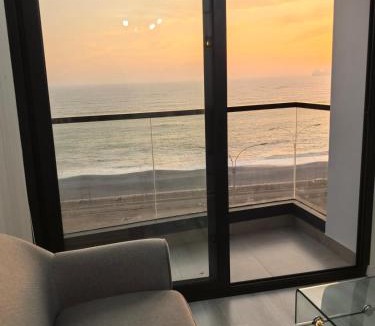 San Miguel Apartment | Elegante Departamento vista al mar en Lima
