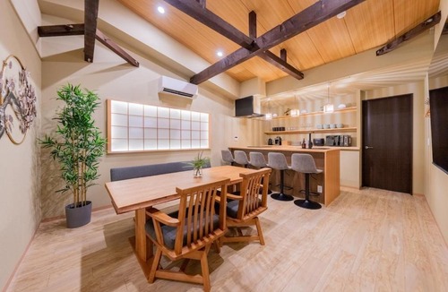 Jusohonmachi Apartment | En 下町風情の残る商店街沿いのお部屋 京都や新大阪駅へ近い 8ベッド 2バスルーム 2トイレ