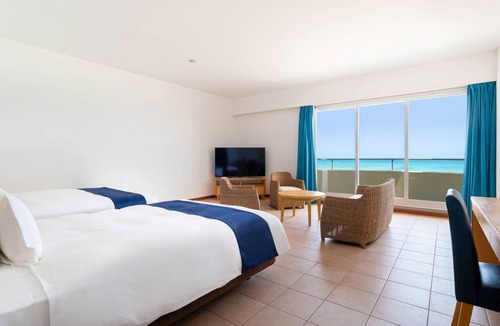 Shimajiri District Hotel | EN RESORT Kumejima EEF Beach Hotel