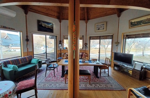 Iiyama House | Enjoy a private retreat in a villa on a windy hill/Iiyama Nagano