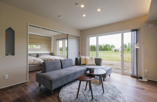 Otofuke House | Enjoy the nature of Tokachi with a fully equipped kitchen and other amenities. Easy access, only 7 minutes by car from Otosaki Obihiro Interchange