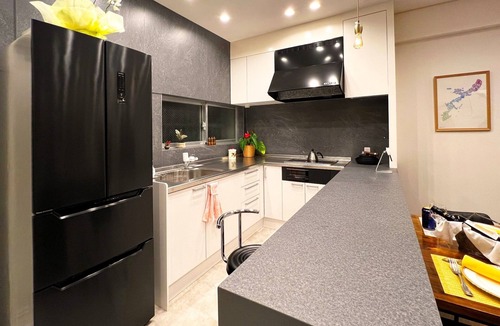 Kakazu House | Entire building available for rent 2nd floor Lim - pine terrace/Ginowan Okinawa