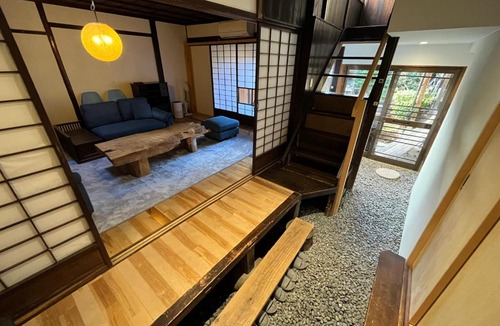 Nakatsugawa House | Entire Heritage House -Tenmaya- 1 Group per Day家族や仲間と貸し切りゲストハウス 天満屋