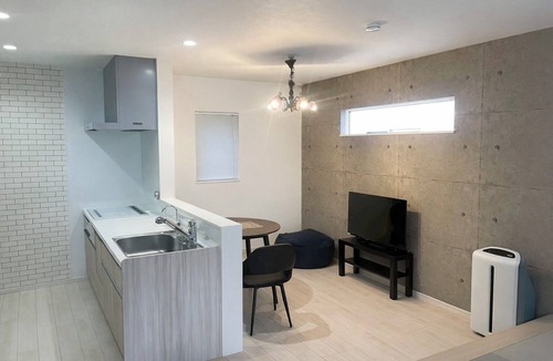 Chuo-ku House | Entire House on a Hilltop with Panoramic Views of Fukuoka | 92 ㎡ | A Base for Exploring Fukuoka | Sleeps 8, 2 Parking Spaces