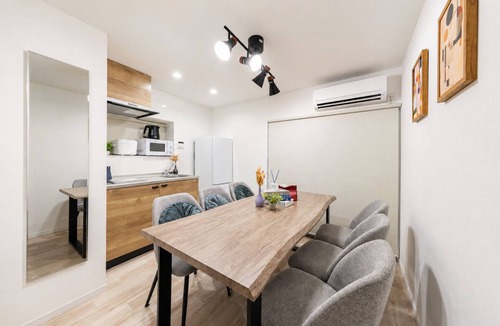 Higashitateishi House | [Entire House Rental · Up to 10 Guests] 5 Beds | 2 Bathrooms, 2 Toilets | Fully Renovated House | 6 minutes to Tokyo Skytree, 10 minutes to Asakusa | 9 minutes to Keisei Tateishi Station | Convenient Airport Access | High-Speed Wi-Fi
