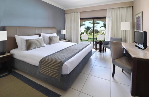 Village Road Resort | Explore Local Adventures While Enjoying 4 Restful Rooms Near World Class Diving