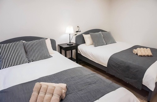 Nishinari Apartment | Family - friendly 4 - guest apt in Nishinari - ku. 2 - stops to Namba.