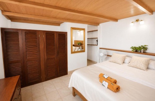 Iquitos House | Feliz Puerta - Entire House with Rooftop Terrace, Iquitos