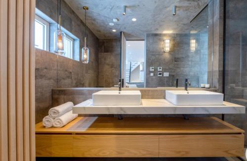 Niseko Ski Chalet | Forest Avenue 64