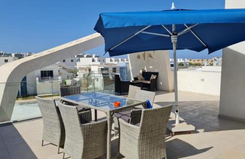 Ad-Dab'ah Apartment | Fouka Bay Penthouse on lagoon