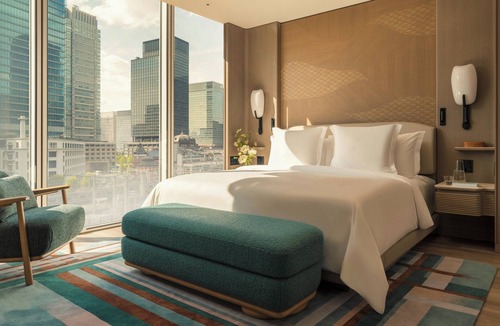 Chuo Hotel | Four Seasons Hotel Tokyo at Marunouchi
