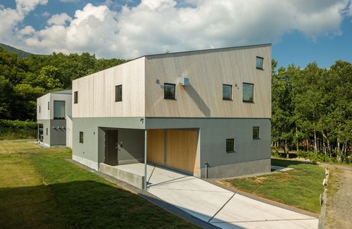 Niseko Hotel | Foxwood B by H2 Life