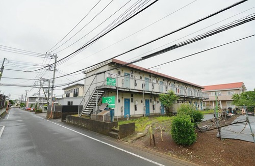 Tsukuba Apartment | Free parking available; 6-minute drive to the University of Tsukuba; excellent access to research institutions