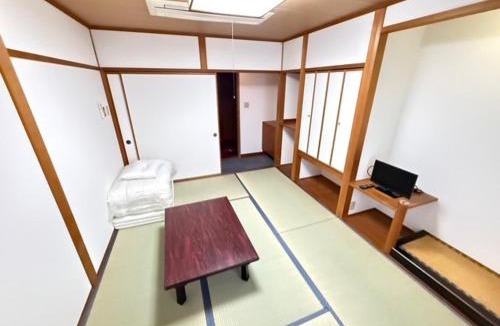 Kaike Onsen Hotel | GATE80米子 無人宿 完全セルフ 予約メッセージ欄確認要す スマートロック 暗証番号チェックイン 素泊まり専門 アメニティ持参で格安滞在 セコム24h監視 駐車場7台