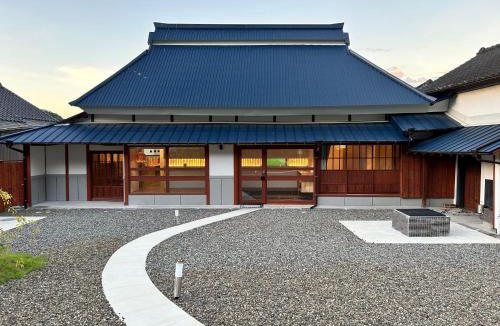 Usa Apartment | GLOCE宇佐 田宮-田んぼのお城- l 美しい田園と山々を一望 癒しと伝統を体感
