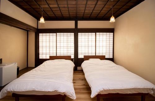 Nishiaizu-machi Apartment | GLOCE西会津 ふくの屋 l 古きを知り新しきを愉しむ l 築110年超の古民家が綴る心地よい宿
