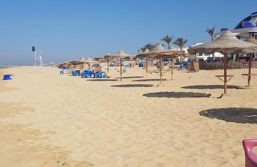 Ras Sudar Ski Chalet | Golden Beach 1 for family