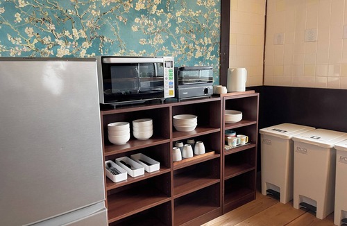 Miyazaki House | Good old comfortable Japanese house, completely private space, "Private lodging KUMANO" Easy access to Aoshima Shrine and the world's best surfing spots.