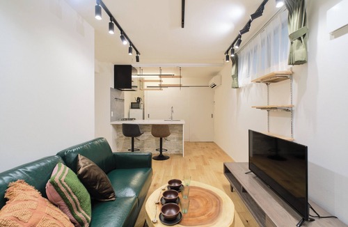 Shinjuku Apartment | Grand Maison Natsumesaka by Tranova