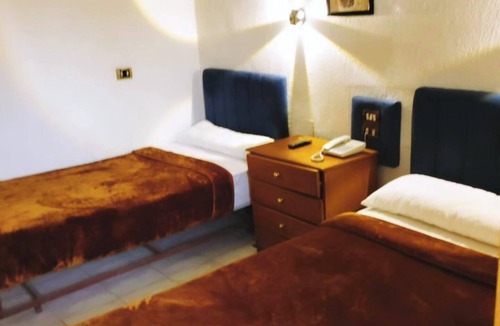 Luxor Hotel | Grand Memphis Single Room