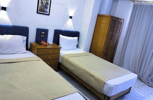Luxor Hotel | Grand Memphis Single Room