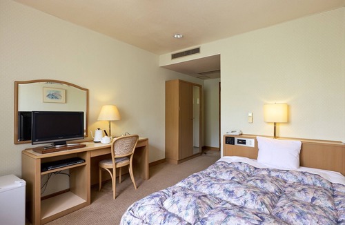 Azumino Hotel | green bell