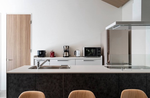 Echo Land House | Grey Wolf Chalet