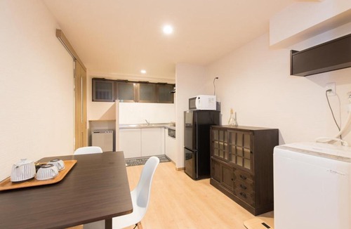 Namba Apartment | guest house shimanouchi
