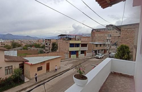 Cajamarca House | habitación 2 con balcón
