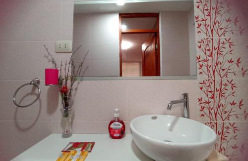 Cajamarca House | habitación 2 con balcón