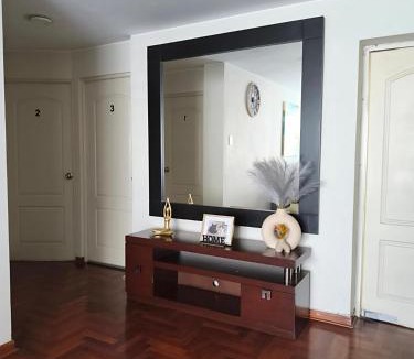 Leuro House | Habitación Privada en Dpto compartido - Baño Compartido