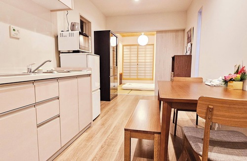 Tenmabashi House | Hanen Hanen] 1 minute from Sakuraomiya Station, 5 minutes by Umeda train, a house with a garden, 5 minutes walk from Sakuraomiya Park, half garden