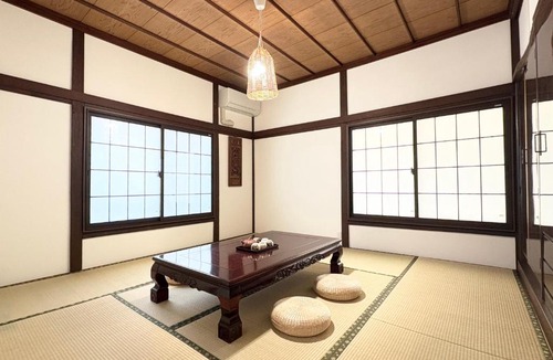 Chinatown Apartment | homey I 横浜中華街の中に位置する120平米一戸建まるごと貸切 I ダブルサイズ寝具8台最大16人 I 元町中華街駅徒歩3分