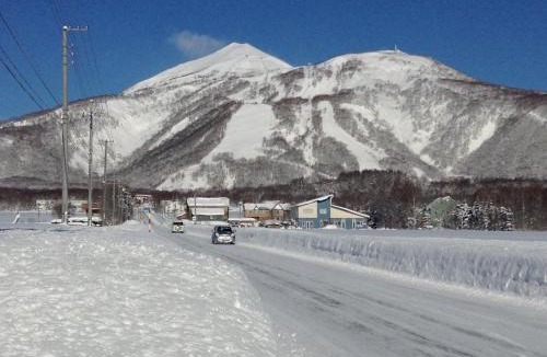 Niseko Cabin | Hooting Owl private ski chalet