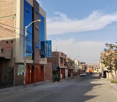 Alto de la Alianza Hotel | Hostal Bryan